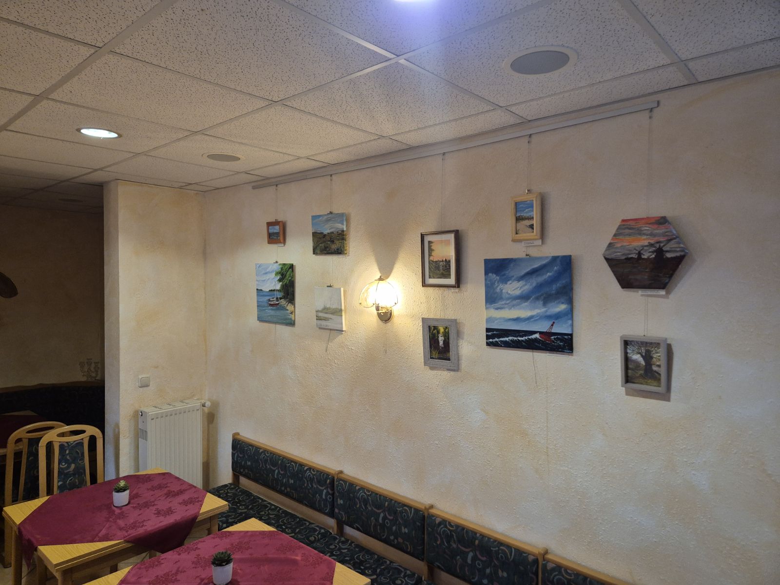 Galerie mit Kunstausstellung in der Pension Barghus