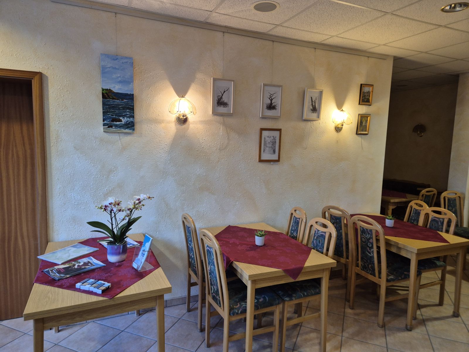 Galerie mit Kunstausstellung in der Pension Barghus
